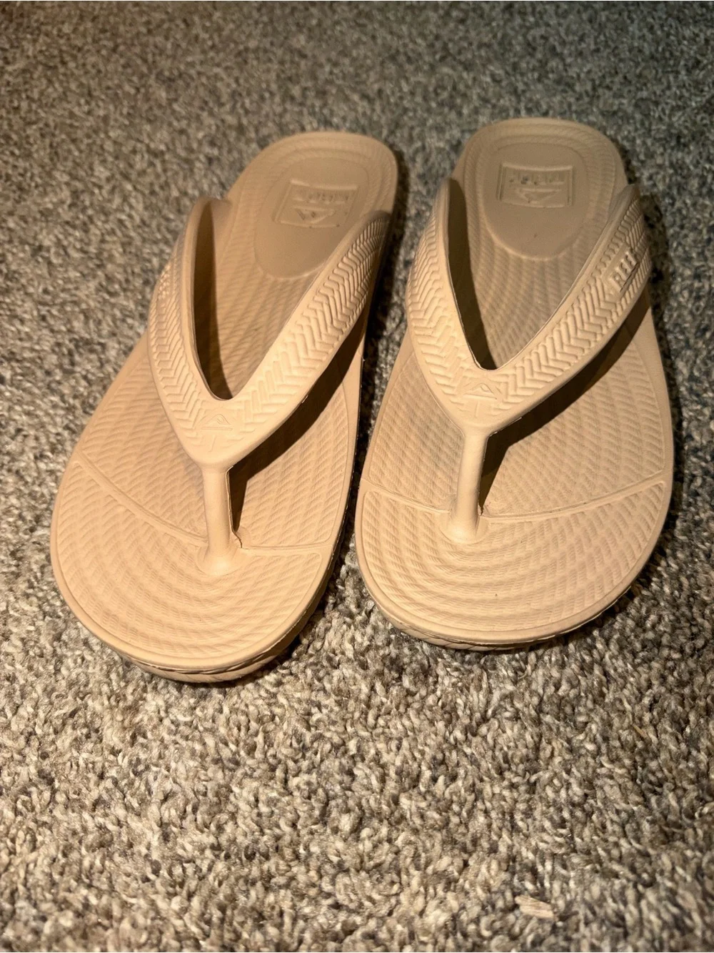 WOMEN'S REEF OASIS/BEIGE WATER COURT POOL/BEACH FLIP FLOP SANDALS SIZE 9